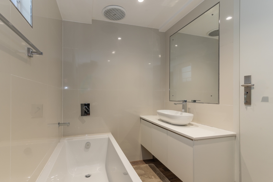 To Let 3 Bedroom Property for Rent in Sea Point Western Cape